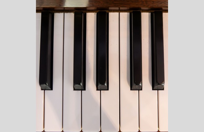 Used Yamaha Polished Mahogany U1A Upright Piano - All Inclusive Premium Package (SN:4647937) - Image 7